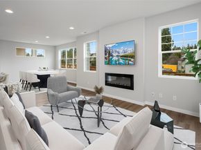 592 SW 97th St 2, Seattle WA 98106