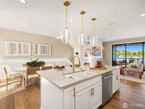 10811 (HS 111) 120TH Lane NE C, Kirkland WA 98033