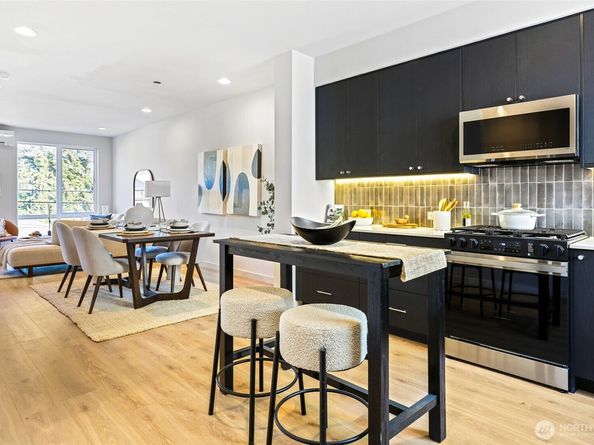 9721 6th Avenue NW, Seattle WA 98117