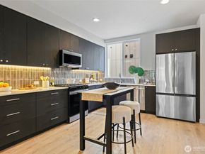 9721 6th Avenue NW, Seattle WA 98117