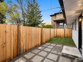 2108 Summit Avenue 3, Everett WA 98201