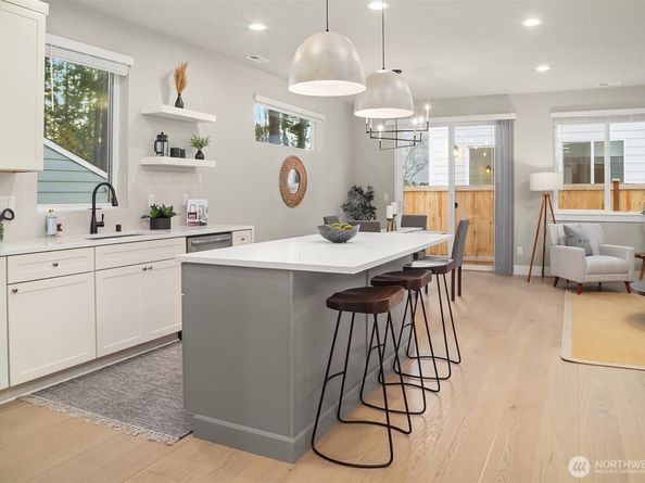 22210 80th Avenue W, Edmonds WA 98026