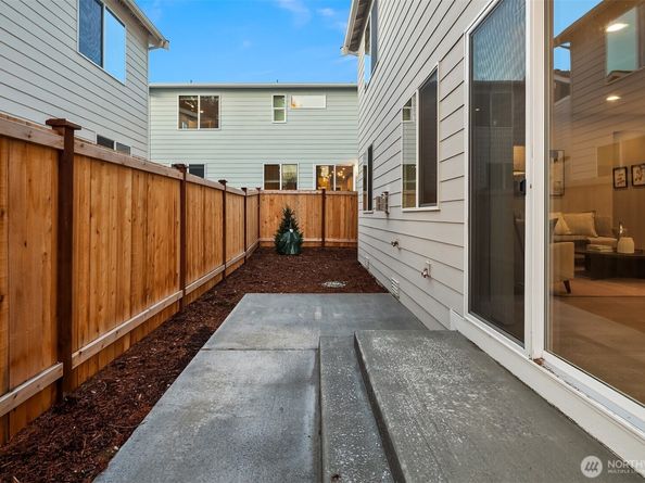 22210 80th Avenue W, Edmonds WA 98026