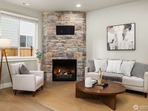 22210 80th Avenue W, Edmonds WA 98026