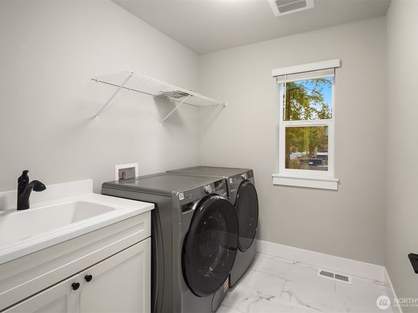 22210 80th Avenue W, Edmonds WA 98026