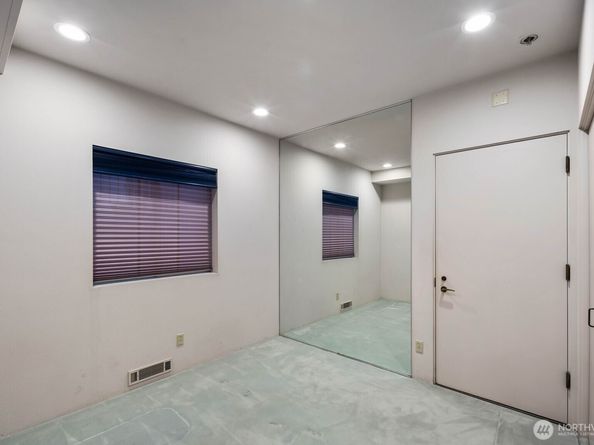 3089 Alki Avenue SW 2, Seattle WA 98116