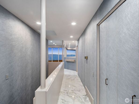 3089 Alki Avenue SW 2, Seattle WA 98116