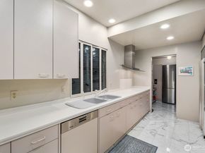 3089 Alki Avenue SW 2, Seattle WA 98116