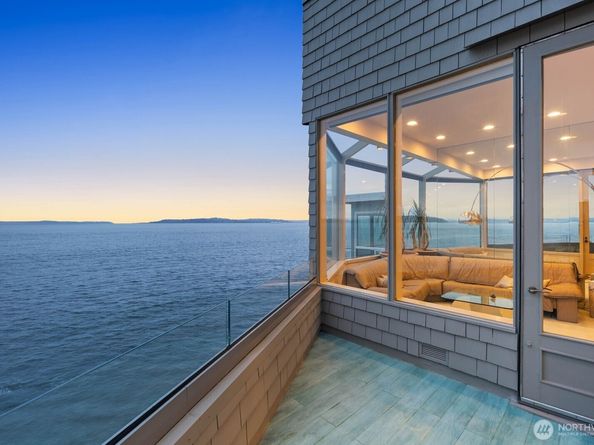 3089 Alki Avenue SW 2, Seattle WA 98116