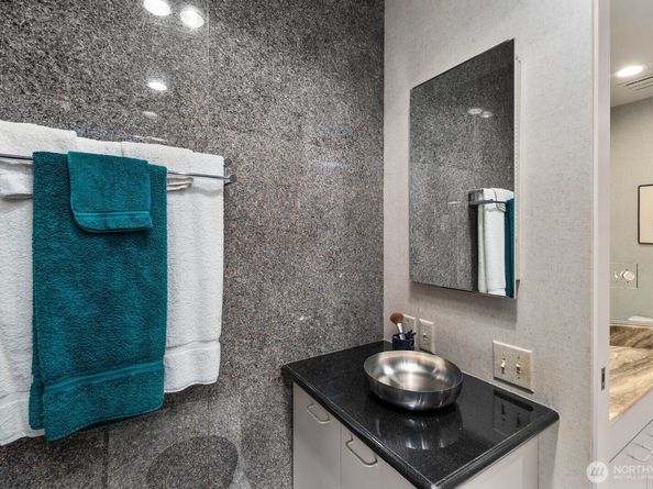 3089 Alki Avenue SW 2, Seattle WA 98116