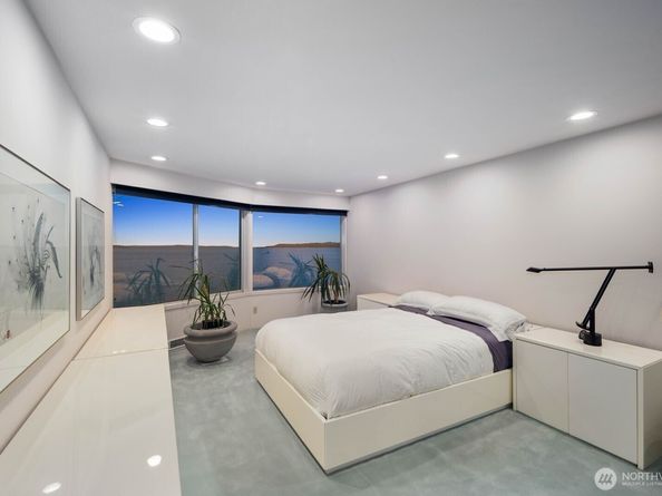 3089 Alki Avenue SW 2, Seattle WA 98116