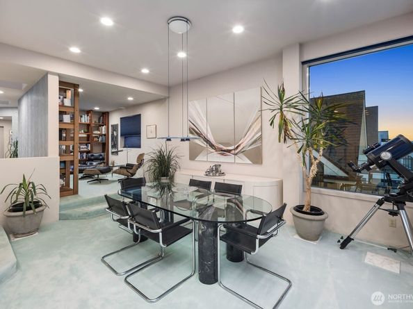 3089 Alki Avenue SW 2, Seattle WA 98116