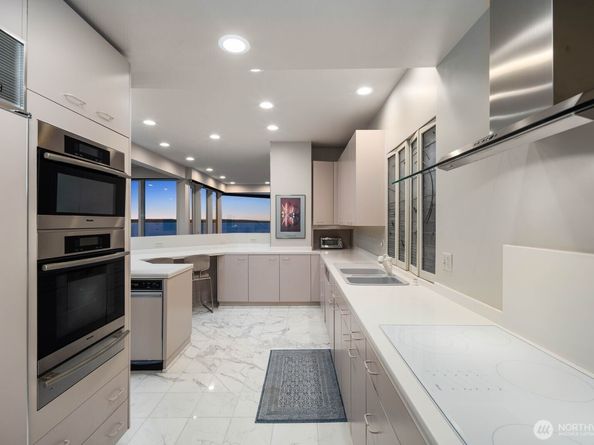 3089 Alki Avenue SW 2, Seattle WA 98116