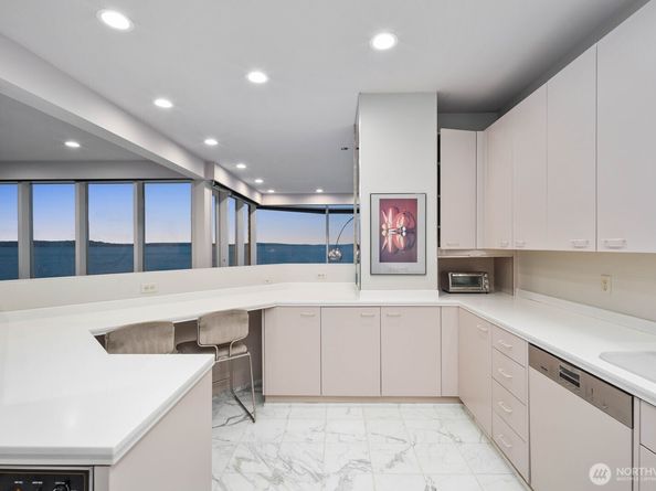 3089 Alki Avenue SW 2, Seattle WA 98116