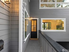 1014 4th Avenue N, Seattle WA 98109