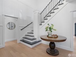 1014 4th Avenue N, Seattle WA 98109