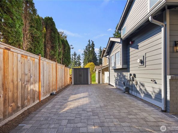 12037 89th Place NE, Kirkland WA 98034