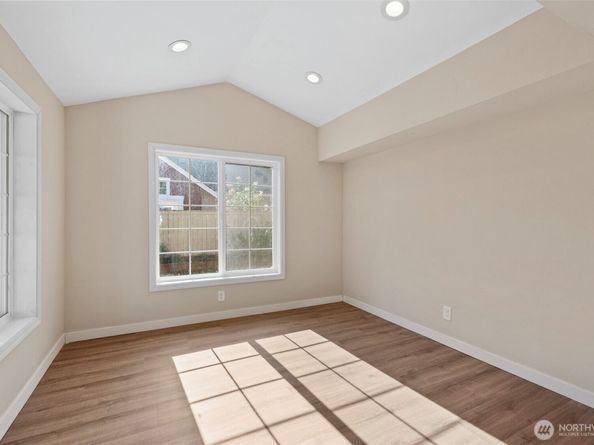 9223 128th Avenue NE, Kirkland WA 98033