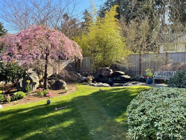 9223 128th Avenue NE, Kirkland WA 98033