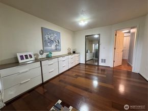 14006 SE 6th 14, Bellevue WA 98007