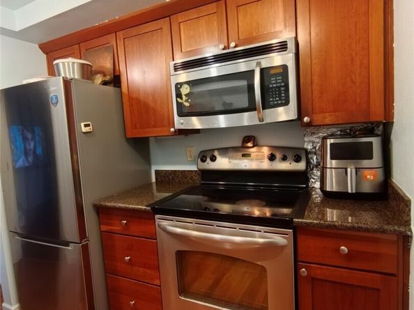 14006 SE 6th 14, Bellevue WA 98007