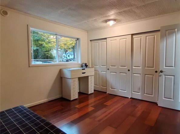 14006 SE 6th 14, Bellevue WA 98007