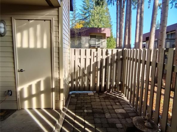 14006 SE 6th 14, Bellevue WA 98007