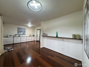 14006 SE 6th 14, Bellevue WA 98007