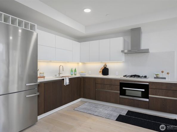 999 110th Avenue NE 401, Bellevue WA 98004