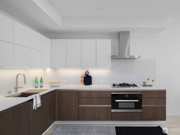 999 110th Avenue NE 401, Bellevue WA 98004