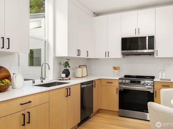 18013 2nd Avenue NE B, Shoreline WA 98155