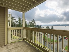 1725 W Sunn Fjord Lane J203, Bremerton WA 98312