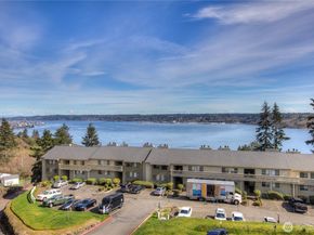1725 W Sunn Fjord Lane J203, Bremerton WA 98312