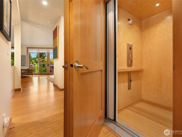 620 NE Vineyard Lane B302, Winslow WA 98110