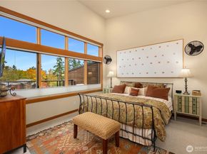 620 NE Vineyard Lane B302, Winslow WA 98110