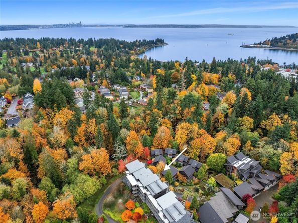 620 NE Vineyard Lane B302, Winslow WA 98110