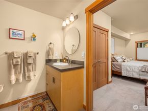 620 NE Vineyard Lane B302, Winslow WA 98110