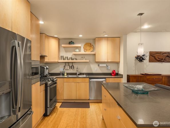 620 NE Vineyard Lane B302, Winslow WA 98110