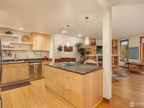 620 NE Vineyard Lane B302, Winslow WA 98110