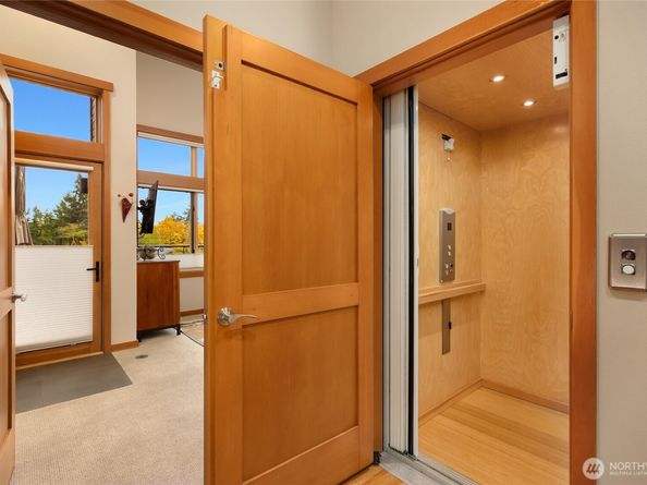 620 NE Vineyard Lane B302, Winslow WA 98110