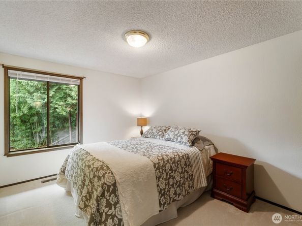 36607 9th Avenue SW, Federal Way WA 98023