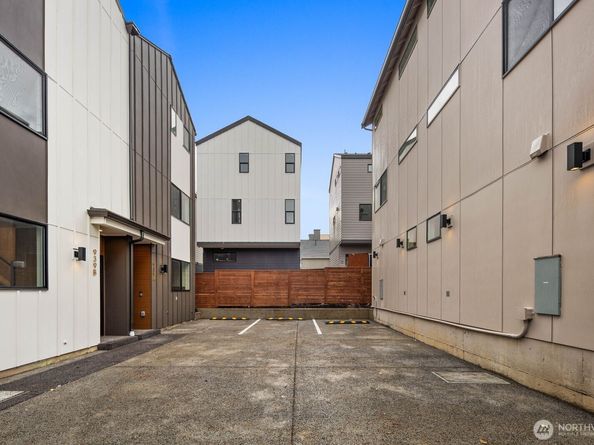 939 N 87th Street A, Seattle WA 98103