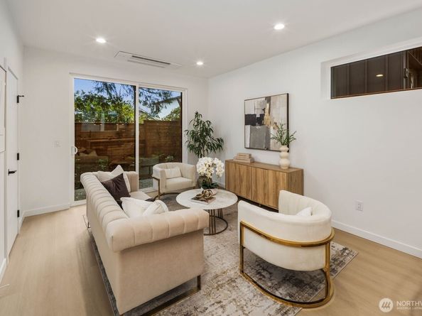 939 N 87th Street A, Seattle WA 98103