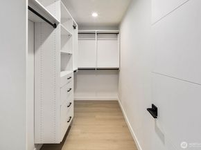 939 N 87th Street A, Seattle WA 98103