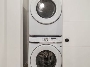 939 N 87th Street A, Seattle WA 98103