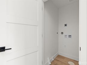 8407 42nd Avenue SW, Seattle WA 98136