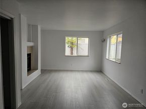 9925 S 242nd Place, Kent WA 98030