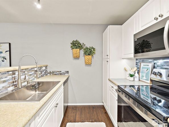 10825 SE 200th Street G303, Kent WA 98031