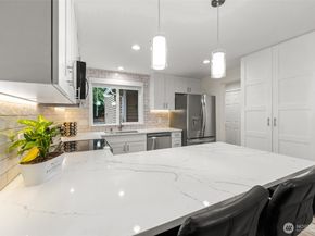 13324 NE 138th Pl, Kirkland WA 98034