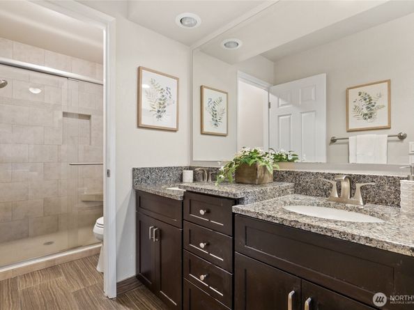 6 Lake Bellevue Drive 201, Bellevue WA 98005